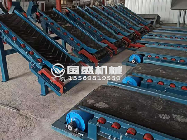 皮帶機(jī)安裝調(diào)試現(xiàn)場 皮帶機(jī)安裝調(diào)試現(xiàn)場